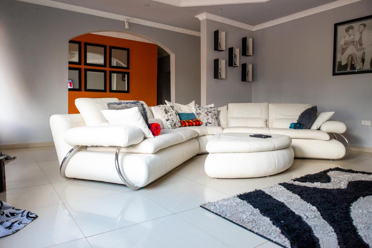 Emc Fully Furnished &Serviced Villas 4 Bedroom With Solar Power , Private Pool, Starlink Wifi ,Aircons & Dstv Лусака Екстериор снимка
