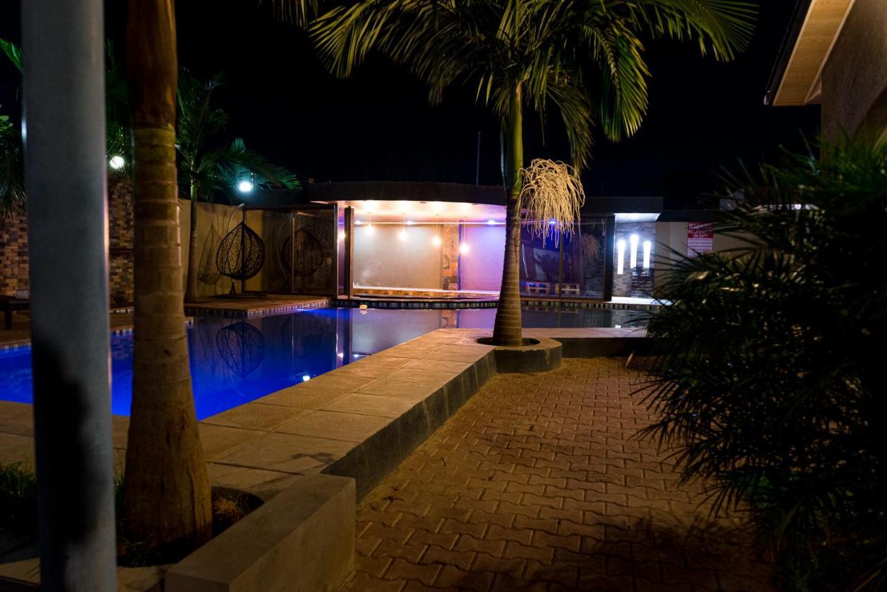 Emc Fully Furnished &Serviced Villas 4 Bedroom With Solar Power , Private Pool, Starlink Wifi ,Aircons & Dstv Лусака Екстериор снимка
